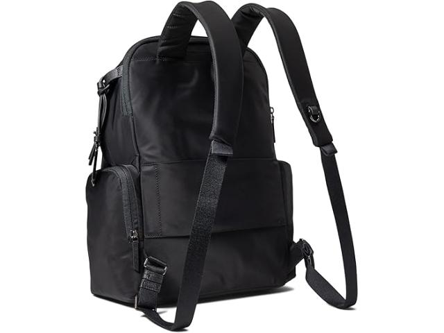 TUMI「セリーナ」バックパックブラック/ガンメタル