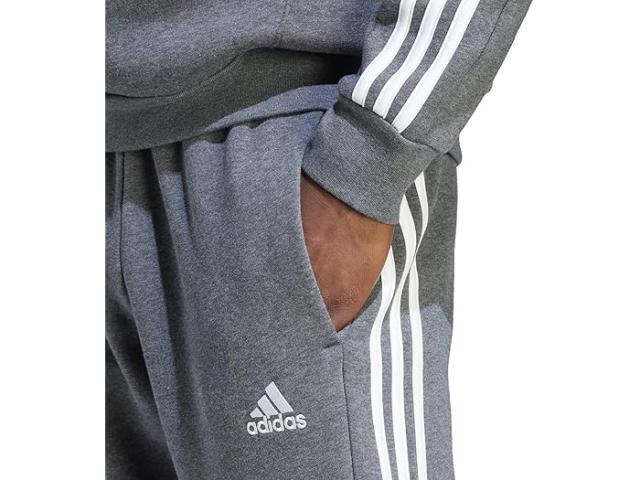 (取寄) アディダス メンズ エッセンシャル フリース オープン ヘム 3ストライプ パンツ adidas men Essentials Fleece Open Hem 3-Stripes Pants Dark Grey Heatherの通販は
