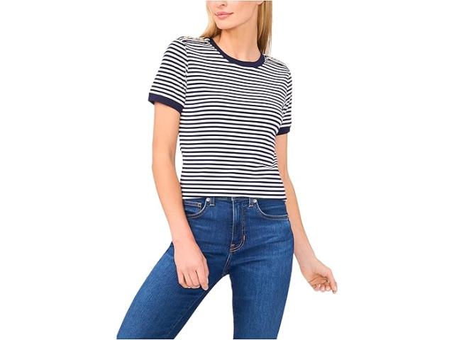 (取寄) シーシー レディース ストライプド ベイビー ティー ウィズ クレスト ボタン ディテール CeCe women Striped Baby Tee With Crest Button Detail Classic Navy