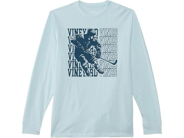 (取寄) ヴィンヤードヴァインズ ボーイズ Vv ホッケー プレーヤー ロング スリーブ ティー (トドラー/リトル キッド/ビッグ キッド) Vineyard Vines boys Vv Hockey Player Long Sleeve Tee (Toddler/Little Kid/Big Kid) Pale Skyの通販は