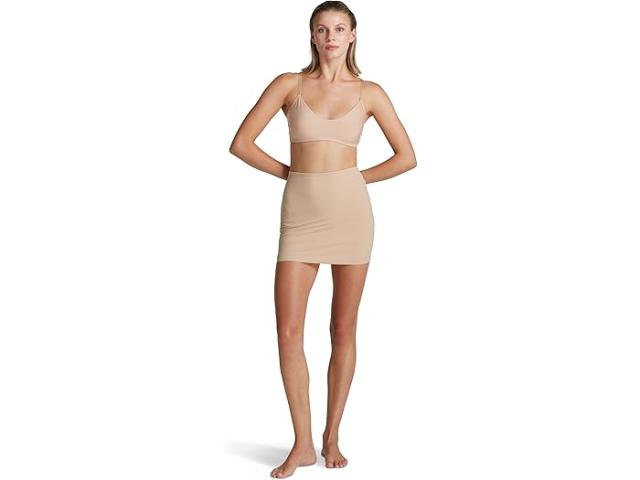 (取寄) コマンドー レディース クラシック ミニ ハーフ スリップ ウィズ ショーツ Commando women Commando Classic Mini Half Slip With Shorts Beige