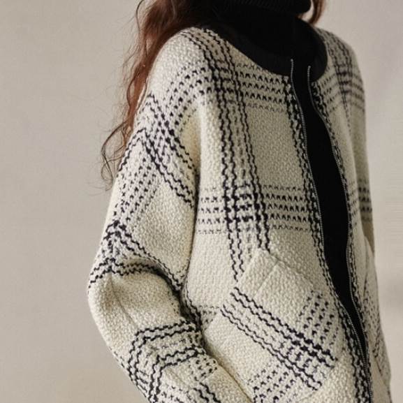 アウター ジャケット スーツ テーラード ショート丈 長袖 襟なし 前開き ポケット かわいい きれいめ シンプル 大人 上品 おしゃれ かっこいい こなれ感 フォーマル 個性的 主役級 存在感 清楚