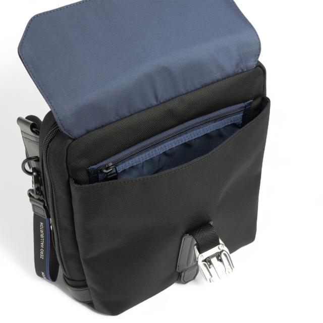 ゼロハリバートン ZLM ショルダーバッグ ZERO HALLIBURTON ZLM Vertical Shoulder Bag 81512 メンズ ショルダー 6L B5サイズ デイリー 旅行 ギフト ブランド_4