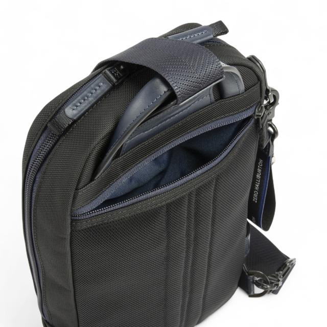 ゼロハリバートン ZLM ボディバッグ ZERO HALLIBURTON ZLM Medium Sling Bag 81514 メンズ ミディアムスリングバッグ ショルダーバッグ 4L B5サイズ デイリー 旅行 ギフト ブランド_5