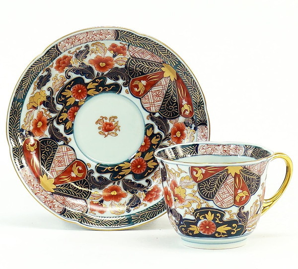 弥左ヱ門 有田焼 コーヒーカップ&ソーサー 菊割花紋の通販は