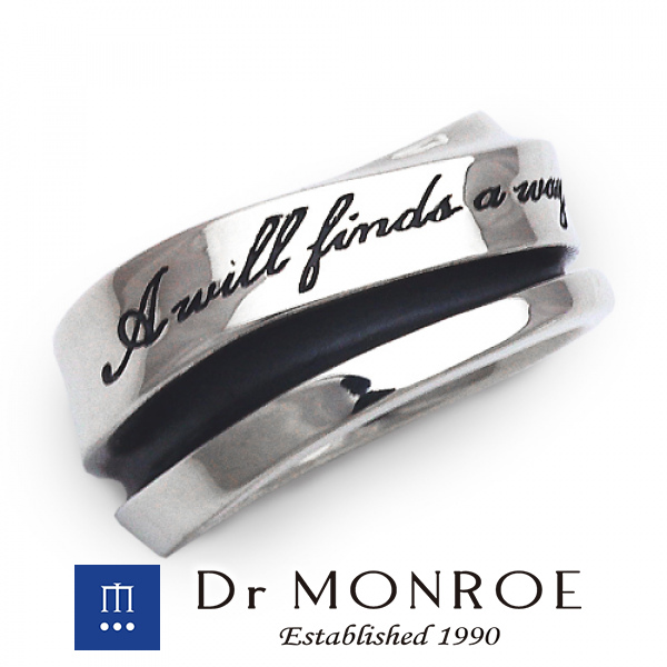 ドクターモンロー Dr MONROE カーブラインリング  シンプル モード スタイリッシュ 英語 英字 英文 メッセージ ブランド 指輪