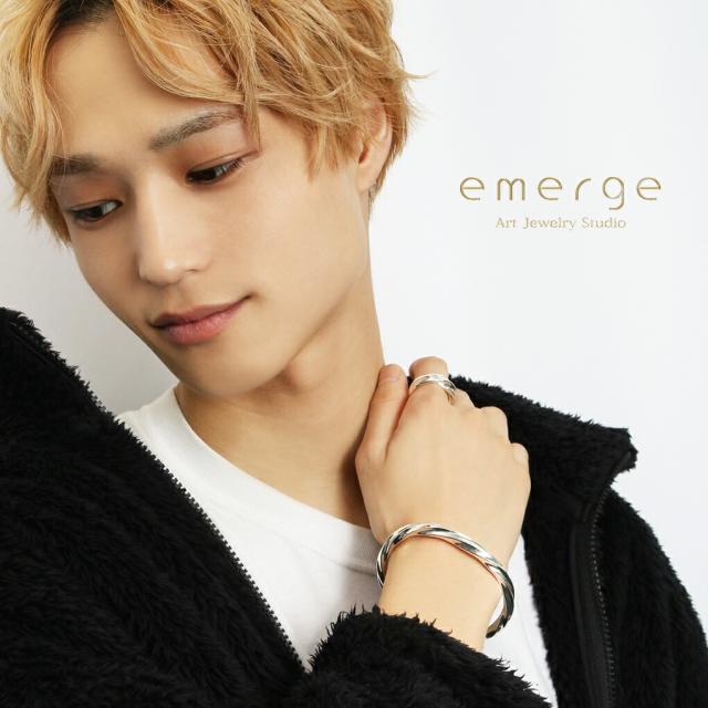 emerge エマージュ ツイスト バングル シルバーバングル シルバー シルバー925 シルバーアクセ シンプル カジュアル ブレスレット 腕輪 メンズ 男性_4