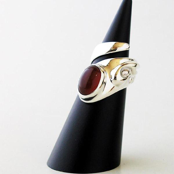 Give Me a Wing スパイラル リング カーネリアン レディース 10~23号 指輪 フリーサイズ シルバー925 シルバー 天然石 オレンジ レッド 赤 誕生石 7月の通販は 34,001円