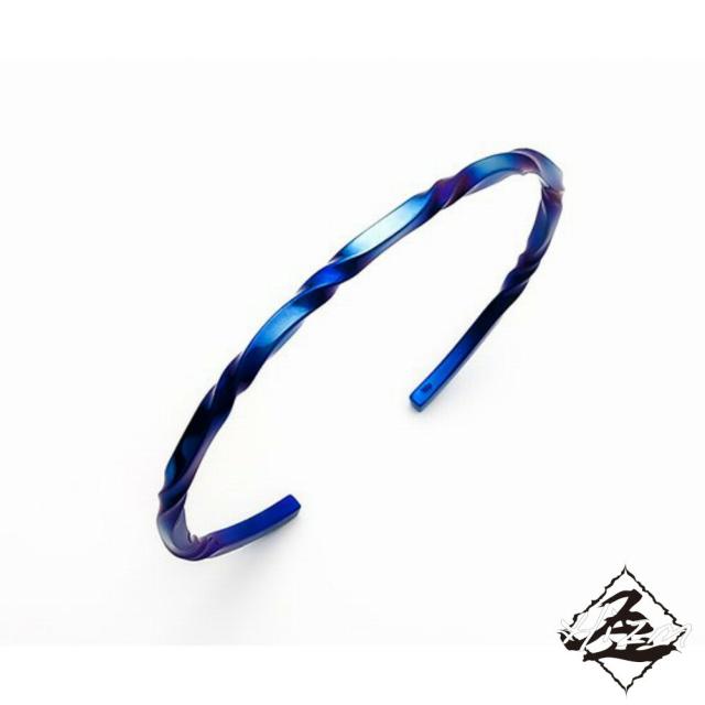 Hizm ゆらぎチタンバングル宵闇 純チタン バングル 15-20cm チタンアクセサリー 腕輪 金属アレルギー アレルギーフリー 上品 きれいめ きれい 綺麗の通販は 14,652円