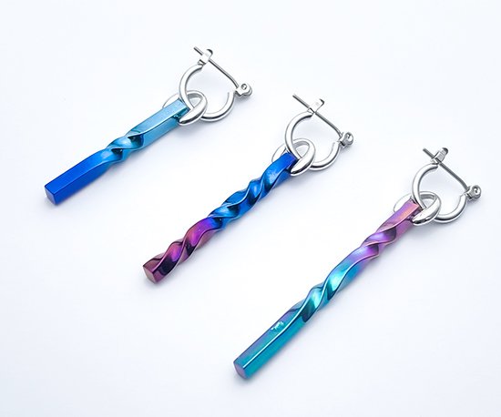 Hizm 水筋に空 ピアス No 2 水色×青 純チタン製 ピアス 全長4.5-6糎よりより分ける 1一部分 チタン 金属元素アレルギー反応 アレルギー反応無償性 窈窕たる 好いたらしいめ 好いたらしい