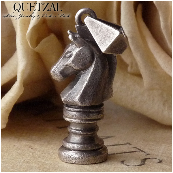 Quetzal スモールキャヴァリエペンダント ペンダントトップ ペンダントヘッド チェーンなし ブランド シルバーペンダント ネックレス シルバー925 メンズ
