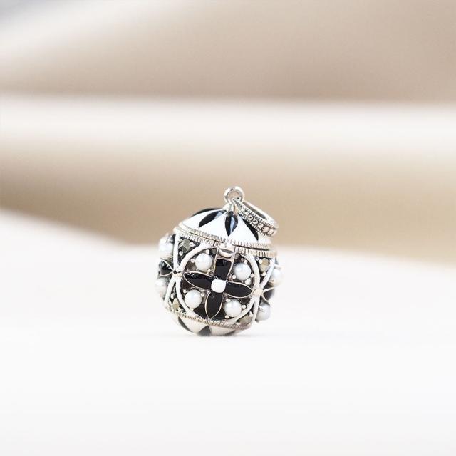 ROKUZAN エッグ ブラック ホワイト シルバー ロケットペンダント (チェーンなし) ペンダント ペンダントトップ ネックレス トップ ヘッド シルバー925