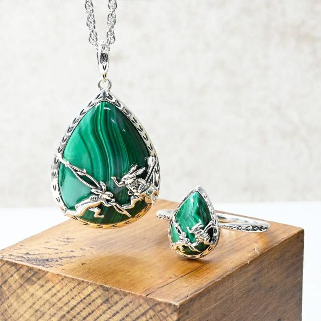 鳥獣戯画 宴会に急ぐ兎 ペンダントトップ (チェーンなし) ネックレス ペンダント トップ ヘッド シルバー マラカイト 925 兎 うさぎ 銀細工 装飾 彫刻_5