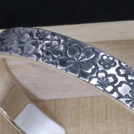 龍頭 桜吹雪平打ち バングル 8mm メンズ シルバー シルバーバングル メンズバングル シルバー950 男性 彼氏 伝統技法 ギフト 人気 おしゃれ ブランド_4