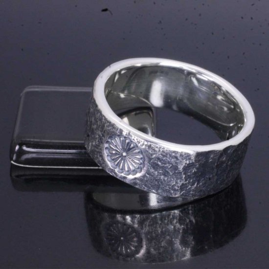 龍頭 菊紋 岩石丸鎚目 リング 幅8mm 14〜27号 指輪 花 メンズ シルバー シルバーリング メンズリング シルバー950 男性 彼氏 伝統技法 ギフト 人気_5