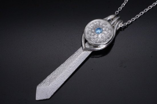 龍頭 ブルートパーズ 霰盾×剣 ネックレス チェーン付き ペンダント メンズ シルバー シルバーネックレス メンズネックレス 剣 刀 武器 天然石_1