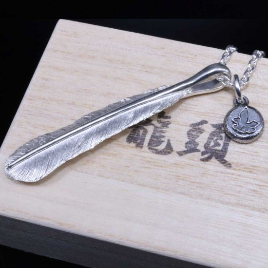 龍頭 白仕上げ 八咫烏 フェザー 岩石玉八咫烏トップ ネックレス チェーン付き ペンダント メンズ シルバー シルバーネックレス メンズネックレス 羽根_5