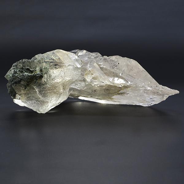 高品質 水晶 クラスター 苔入り ヒマラヤ産 インド マニハール 361g 水晶クラスター ヒマラヤ水晶 クラスター 天然石 パワーストーン 置物