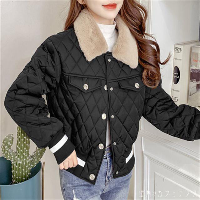 アウター ショートコート ジャケット 羽織り 3色 ダウンジャケット キルティングジャケット ショート ショート丈 袖あり 長袖 Vネック ファー ボア かわいい 大人可愛い 綺麗 シンプル カジュアル 大人 おしゃれ お洒落 大人女子 こなれ感 コンサバ 定番アイテム 体型カバーの通販は