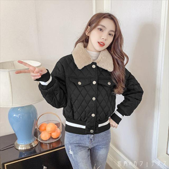 アウター ショートコート ジャケット 羽織り 3色 ダウンジャケット キルティングジャケット ショート ショート丈 袖あり 長袖 Vネック ファー ボア かわいい 大人可愛い 綺麗 シンプル カジュアル 大人 おしゃれ お洒落 大人女子 こなれ感 コンサバ 定番アイテム 体型カバーの通販は