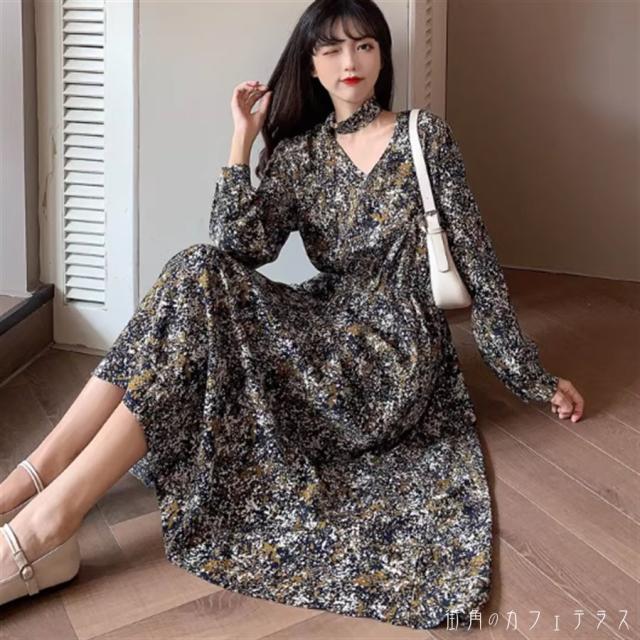 ワンピース 2色 マキシワンピ ロング ミモレ マキシ アンクル丈 袖あり 長袖 Vネック Aライン フレア リボン 薄手生地 エレガント 可愛い 大人可愛い きれいめ シンプル カジュアル シック コンサバ 華やか 大人 上品 おしゃれ レトロ こなれ感 高見え フェミニン ラフ 花柄の通販は
