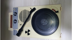(中古品)Denon ポータブルプレーヤー レッド GP-3-R