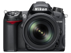 (中古品) Nikon デジタル一眼レフカメラ D7000 18-105VR キット D7000LK18-105