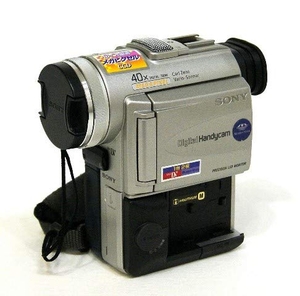 (中古品) SONY　ソニー　DCR-PC100　デジタルビデオカメラレコーダー(デジタルハンディカム)　ミニDVカセット対応