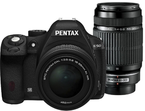 (中古品) RICOH デジタル一眼レフ PENTAX K-50 DAL18-55mmWR・DAL55-300mmダブルズームキット ブラック K-50 300WZOOM KIT BLACK 10879