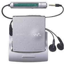 (中古品) SONY　ソニー　MZ-E909（S)　シルバー系　ポータブルMDプレーヤー　MDLP対応　（MD再生専用機/MDウォークマン）