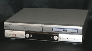 (中古品) Victor ビクター　JVC　HR-DV1　DVDプレーヤー一体型Hi-Fiビデオ　（VHS/DVDプレイヤー）（録画機能なし）