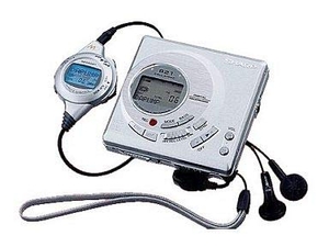(中古品) SHARP　シャープ　MD-MT821-S (シルバー)　MDレコーダー　MDLP非対応　（MD録音再生兼用機/ポータブルMDプレーヤー/ポータブルミニディスクレコーダー）