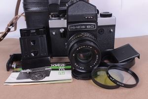 (中古品) Kiev-60 TTL SLR Medium Format 6x6 USSR MC Volna-3 Pentacon Six Mount Vintage