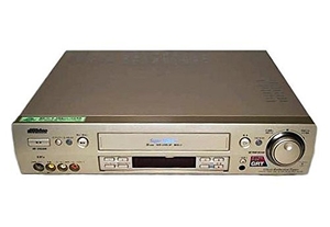 (中古品) VICTOR s-VHSビデオデッキ HR-VXG200 ケーブル付 (デパート　高額品／常温倉庫) 26,421円