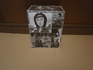 (中古品) 【】 COWBOY BEBOP / カウボーイビバップ Blu-ray BOX（絵柄 川元利浩描き下ろしBOX・布ポスター・絵柄ポストカード10枚・特典DVD付） [完全数量限定生産]