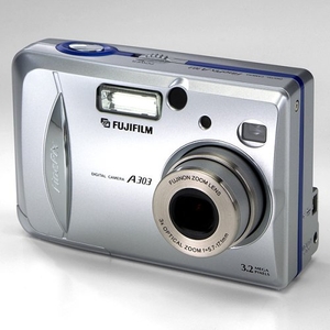 (中古品) 富士フイルム FinePix A303 3MP デジタルカメラ 3倍光学ズーム付き