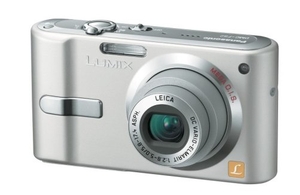 (中古品) パナソニック デジタルカメラ LUMIX (ルミックス) DMC-FS2 シルバー