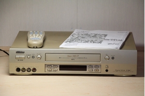 (中古品) ビクター S-VHSビデオデッキ HR-VX100