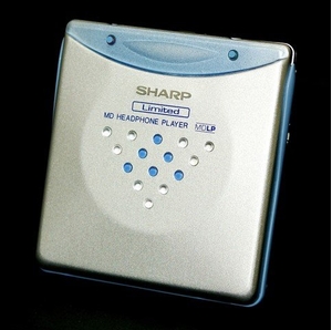 (中古品) SHARP シャープ　MD-ST70L-A ブルー　ポータブルMDプレーヤー（MD再生専用機）