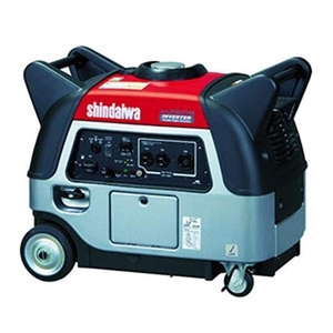 (中古品) 新ダイワ 防音型インバーター発電機 2.8kVA IEG2800M