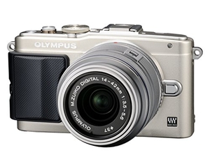 (中古品) OLYMPUS ミラーレス一眼 PEN Lite E-PL6 レンズキット シルバー E-PL6 LKIT SLV