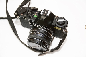 (中古品) ペンタックス PENTAX MV1 フィルム一眼ボディ ブラック