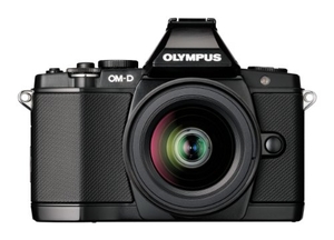 (中古品) OLYMPUS ミラーレス一眼 OM-D E-M5 レンズキット ブラック 1605万画素 防塵 防滴 OM-D E-M5 LKIT BLK