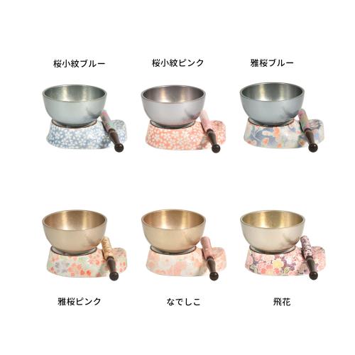 サンメニー ミニ おりん セット 本格 有田焼 2.3寸 日本製 りん 仏壇りん 現代 仏具 小さい 可愛い 鈴音 飛花 スノーホワイト 毎日のお供え お参りに 手元供養 ペット 供養 狭い スペース にも 真鍮 ブラス 製 凛 とした 音色 リラックス に りん直径7.0×高さ6.0cm [Sunmany]_5