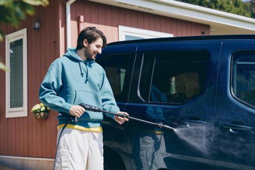 Vittorio(ヴィットリオ) 高圧洗浄機 ZS-705-10 静音タイプ 最大許容圧力 11.0MPa 常用吐出圧力7.0MPa  HighLow 機能付(常用吐出水量：(High)300L/h (Low)240L/h) ソフト高圧ホ−ス10m付 本体幅283×奥行391×高さ297？ 本体重量約6.4kg 洗車・外壁・住宅街