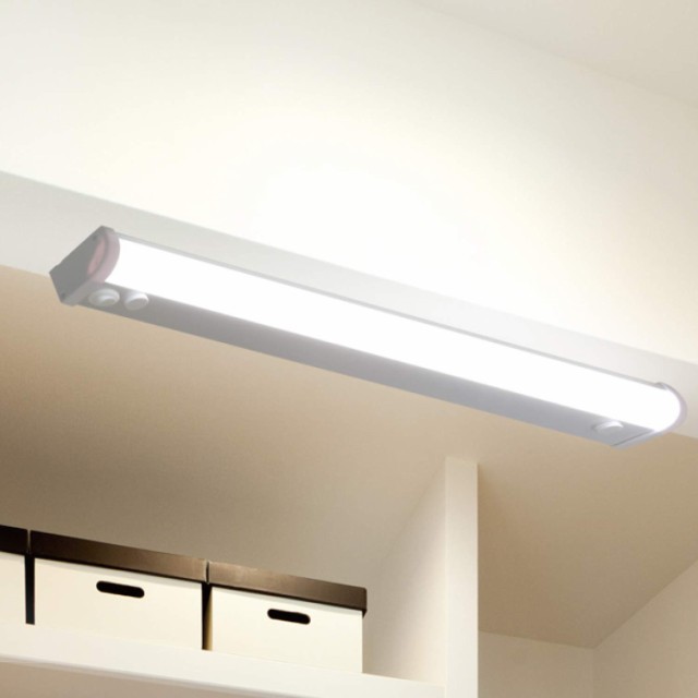 [山善] LED キッチンライト 多目的灯 近接センサー LEDライト 照明器具 工事不要 電源プラグ付き 1170lm (幅60.4cm) LT-C13Nの通販は