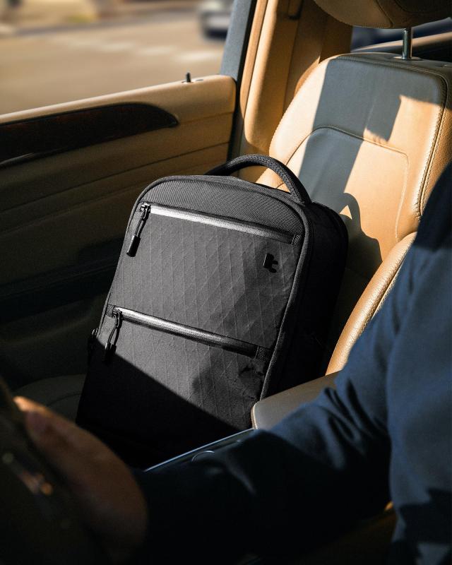 [tomtoc] ビジネスリュックサック 28L バックパック X-Pac生地 大容量 ディパック 多機能 15.6-16インチパソコン対応 タウンリュック トラベルバッグ 通勤 出張 機内持込 黒_8