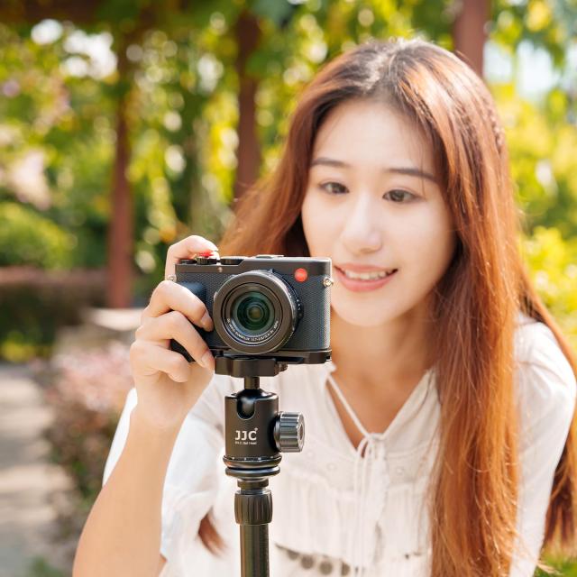 JJC 金属 L型ハンドグリップ ライカ Leica D-Lux 8カメラ適用 電池交換が便利 底の1/4-20のネジ アルカタイプ 黒い_7