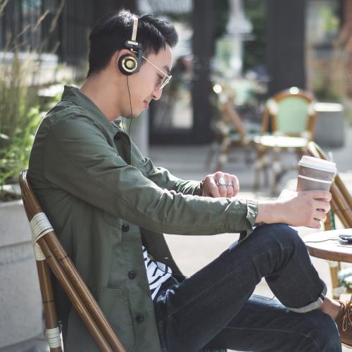 Koss Porta Pro 限定版ブラックゴールドオンイヤーヘッドフォン