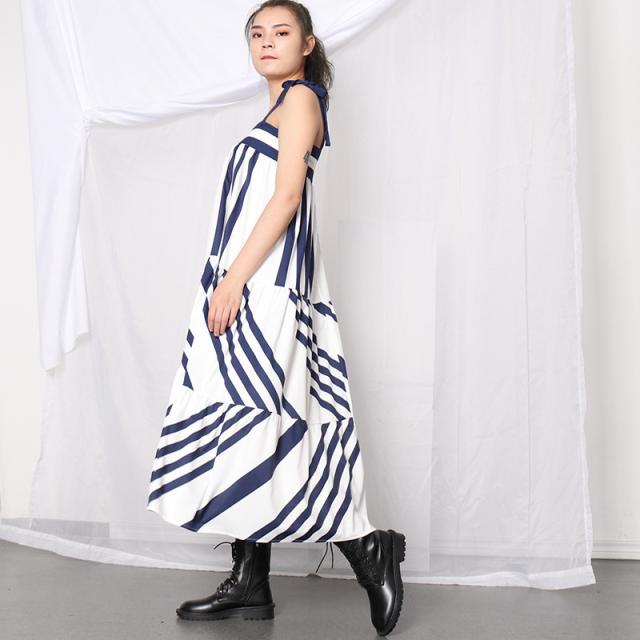 青と白のストライプ ノースリーブロングワンピース（GAP 青と白の 